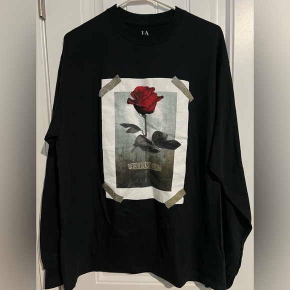 La Familia Spellout Rose Graphic Long Sleeve Tee - Picture 2 of 5